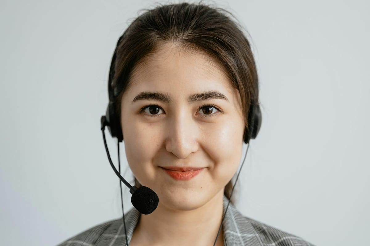 What is an AI Call Center Agent, and How Does it Work?